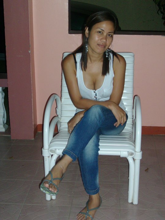 Date this happy Philippines girl Pamela from Manila PH362