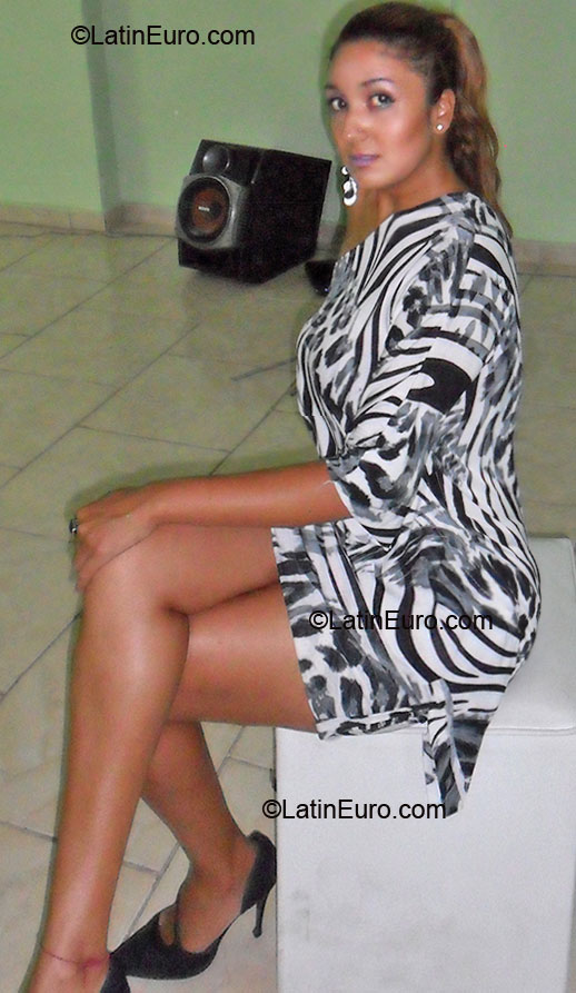 Date this foxy Brazil girl Ell from Rio De Janeiro BR6892