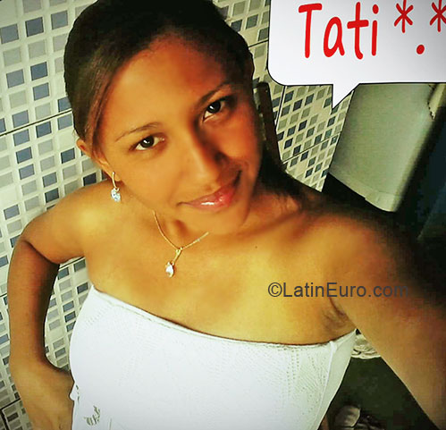 Date this happy Brazil girl Tatiane from Cuiaba BR4427