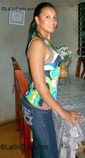 Date this attractive Dominican Republic girl Ruth from La Vega DO6234