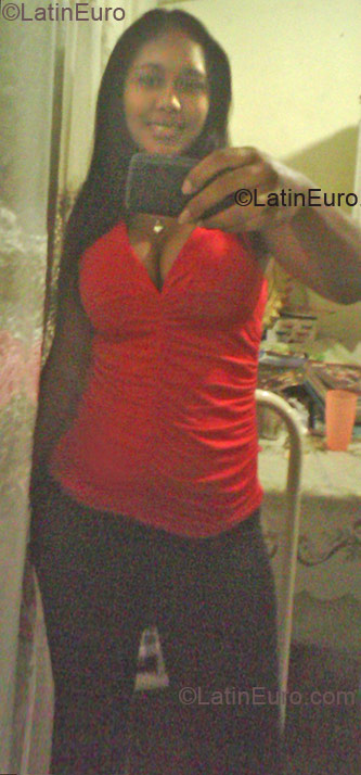 Date this stunning Dominican Republic girl Zeverina from Santo Domingo DO6498