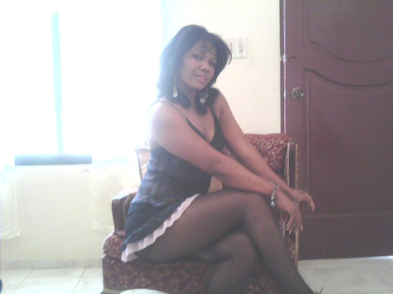 Date this georgeous Dominican Republic girl Carolina ventur from Santiago DO6357