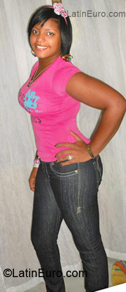 Date this charming Dominican Republic girl Elizabeth from Santo Domingo DO6359