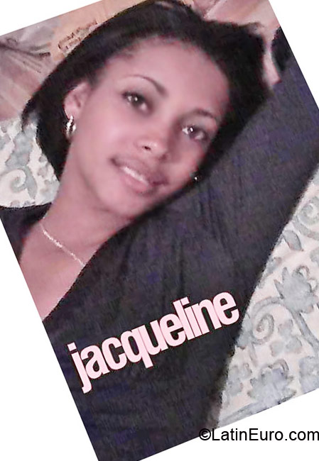 Date this pretty Dominican Republic girl Yaquelin plasen from Bonao DO6383