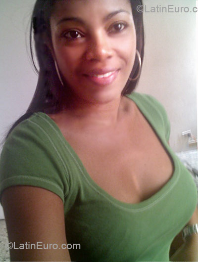 Date this delightful Dominican Republic girl Penelope from Santo Domingo DO6486