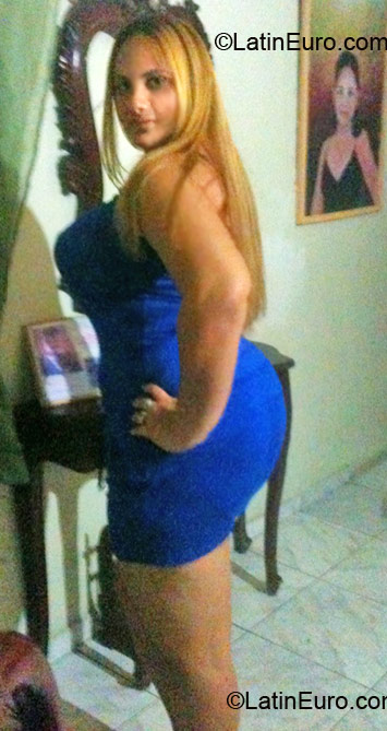 Date this exotic Dominican Republic girl Seneida from Santiago DO6496