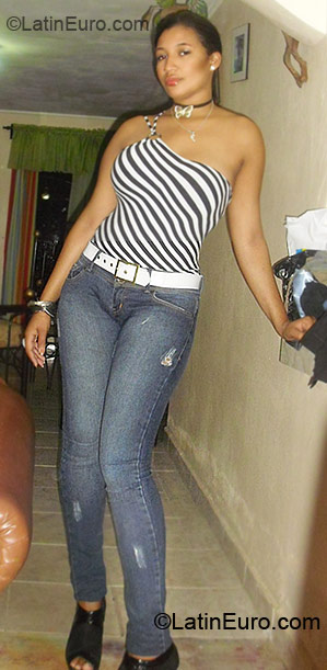 Date this tall Dominican Republic girl Germania from Bonao DO6530