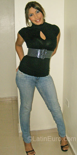 Date this funny Dominican Republic girl Nicaury from Santo Domingo DO6537