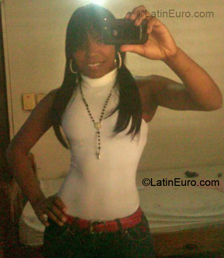 Date this hard body Dominican Republic girl Lapsicopata from Santo Domingo DO6561