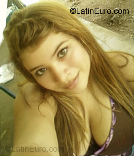Date this foxy Panama girl Adis from David PA105