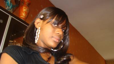 Date this exotic United States girl Aimee from Irvine US8973
