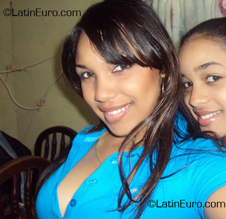 Date this hard body Dominican Republic girl Merlin from Santo Domingo DO6664
