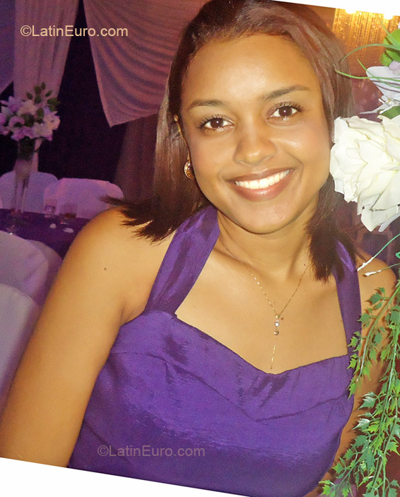 Date this beautiful Brazil girl Talyta from Sao Luis BR4681