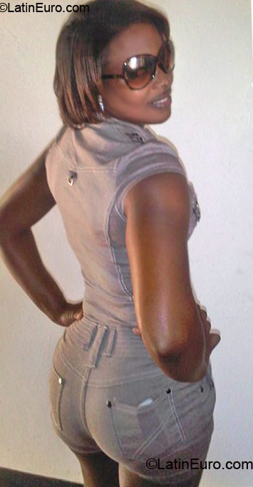 Date this fun Jamaica girl Cashmain from Clarendon JM196