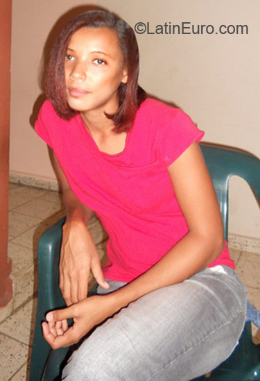 Date this hot Dominican Republic girl Anais sanchez from Barahona DO6747