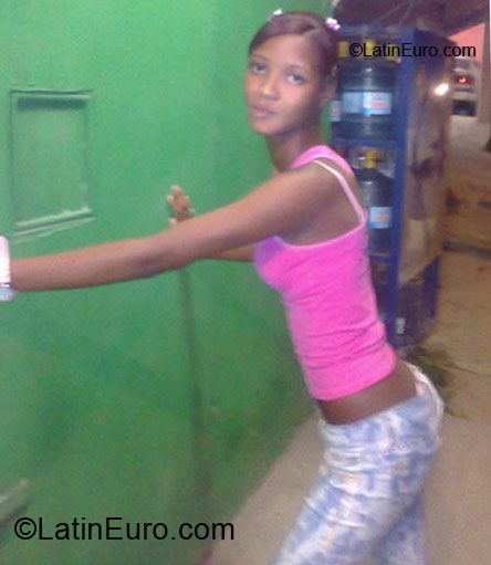 Date this beautiful Dominican Republic girl Grisel from Santo Domingo DO6813
