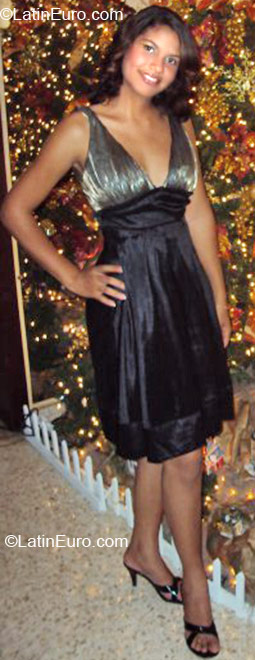 Date this funny Dominican Republic girl Yessenia from Nagua DO6908