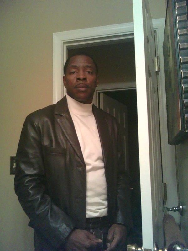 Date this hard body Dominican Republic man Troyb1 from Columbia DO6933