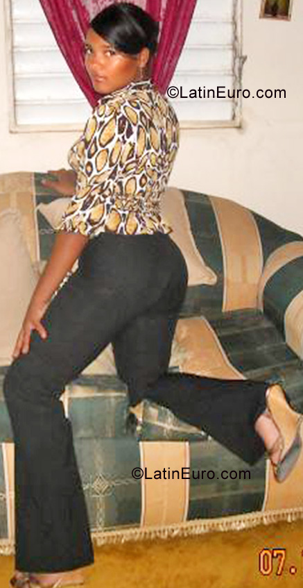 Date this georgeous Dominican Republic girl Charlotte from San Pedro De Macoris DO6947