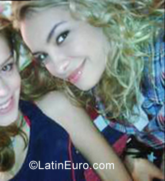 Date this funny Brazil girl Nadyr from Sao Paulo BR4856