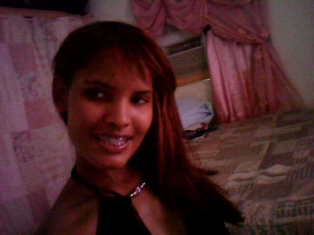 Date this foxy Dominican Republic girl Yesenia from San Cristobal DO7001