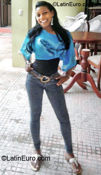 Date this attractive Dominican Republic girl Leury from San Cristobal DO7127