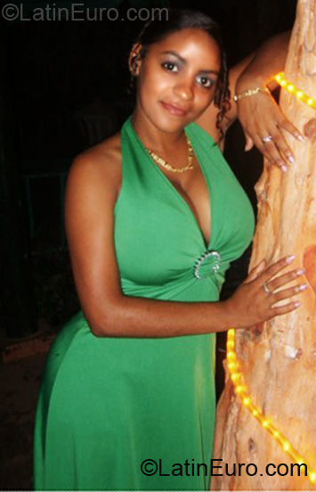 Date this hard body Dominican Republic girl Roberci adely e from Santo Domingo DO7837