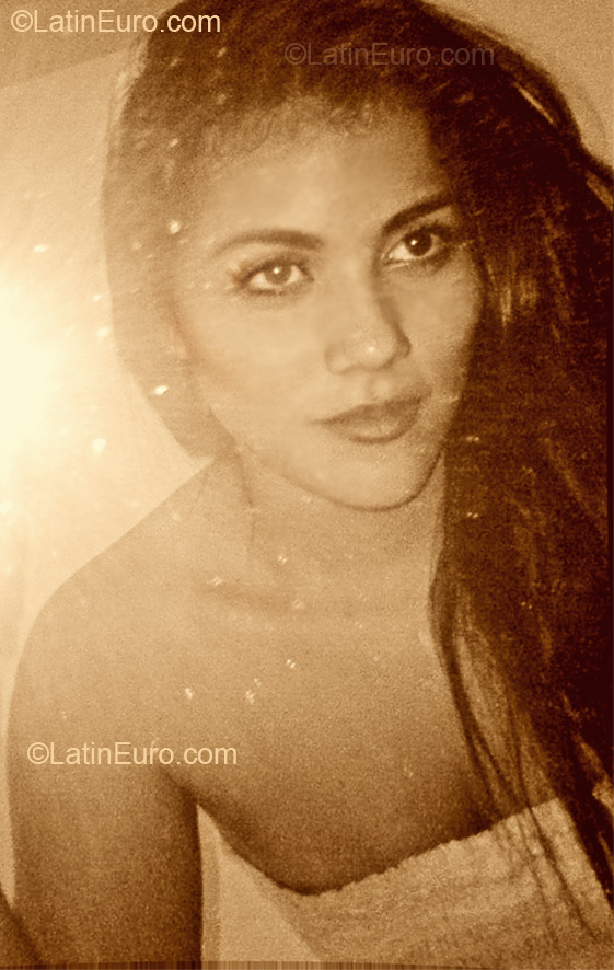 Date this young Ecuador girl Alba from Milagro EC85