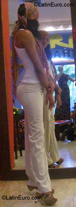 Date this passionate Brazil girl Ivis from Salvador BR4980