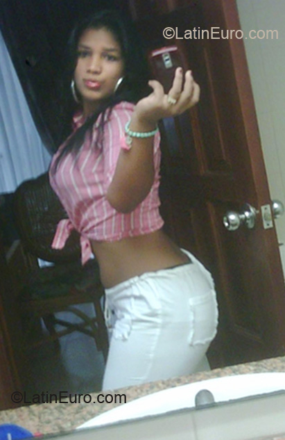 Date this beautiful Dominican Republic girl Isabel from Santiago DO7191