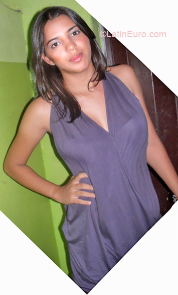 Date this funny Brazil girl Samuelle from Pombal BR5018