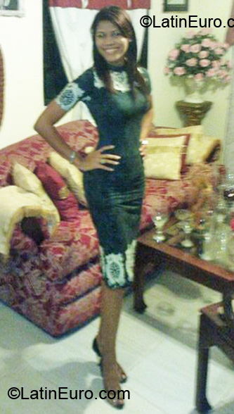 Date this georgeous Dominican Republic girl DO7220 from Haina DO7220