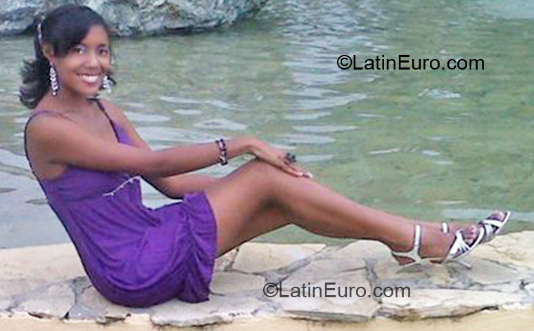 Date this beautiful Dominican Republic girl Loranna from Puerto Plata DO7225