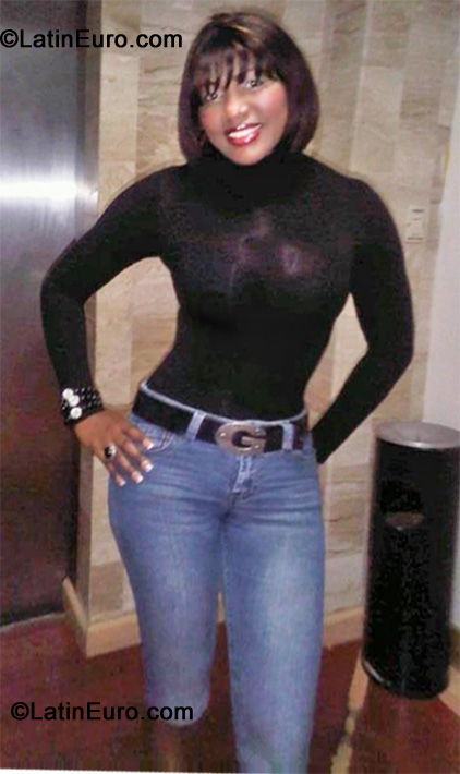 Date this hot Dominican Republic girl Maribel from Santo Domingo BR5083