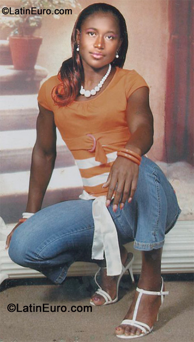Date this young Jamaica girl Latoya from St. James JM590