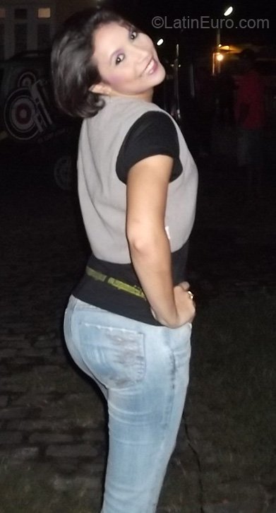 Date this sensual Brazil girl AlineSilva4 from Fortaleza BR5130