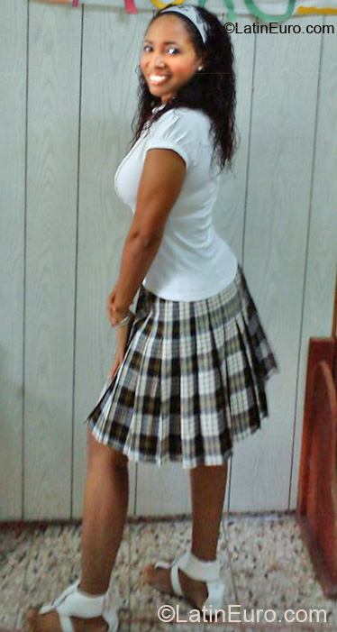 Date this beautiful Dominican Republic girl Michelania from Santo Domingo DO7375