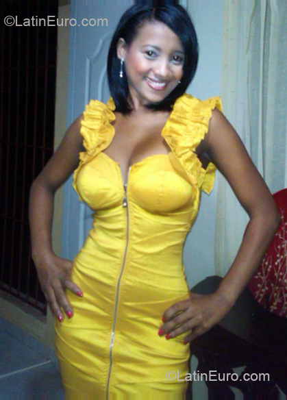 Date this lovely Dominican Republic girl Yassiel polanco from Santiago DO7382