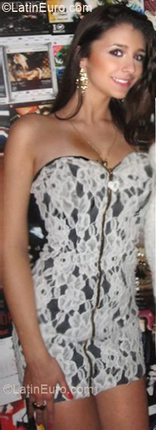 Date this voluptuous Brazil girl Samantha from Florianopolis BR5185