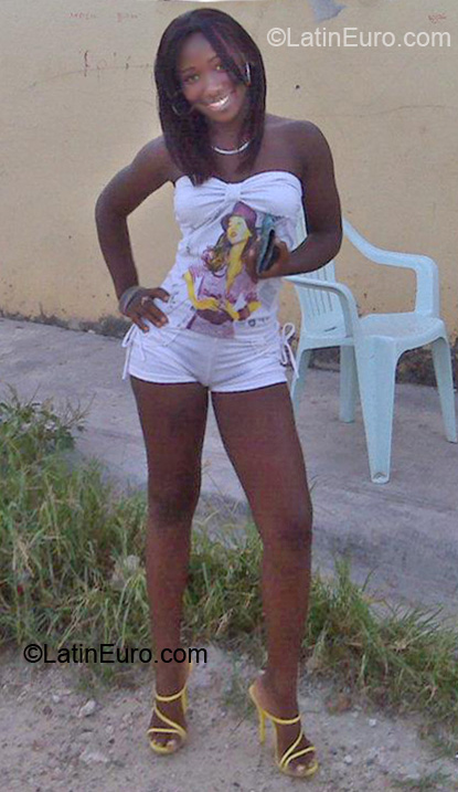 Date this charming Dominican Republic girl Elena from La Romana DO9433
