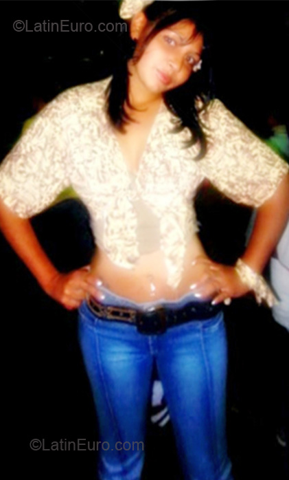 Date this delightful Brazil girl Ilenia from Cascavel BR5307