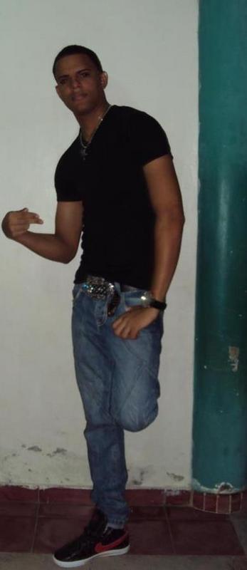 Date this gorgeous Dominican Republic man Melvin tatis from Santiago DO7648