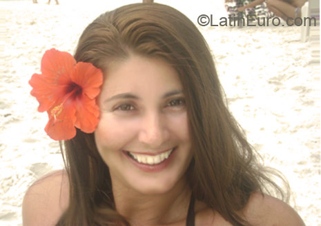 Date this fun Brazil girl Jaki from Agua Boa BR5562