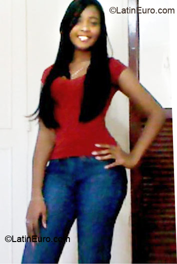 Date this foxy Dominican Republic girl Melanie - Michelle from Santo Domingo DO7783