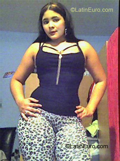 Date this charming Dominican Republic girl Yoselin from Santo Domingo DO7797