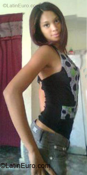 Date this charming Dominican Republic girl Rudelin from Santo Domingo DO7861