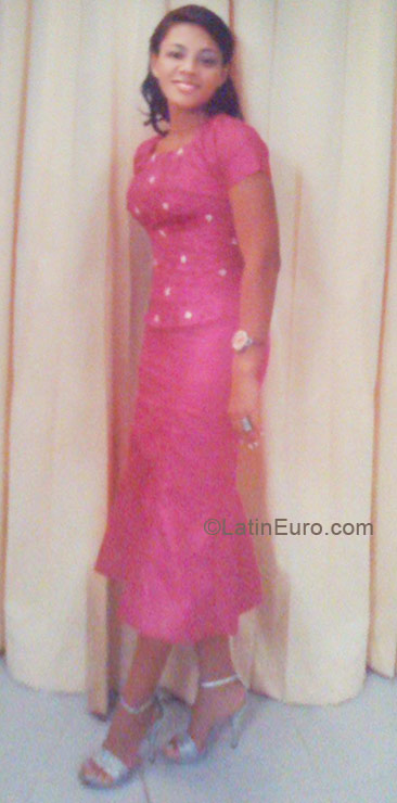 Date this exotic Dominican Republic girl Kenia from Santo Domingo DO7873