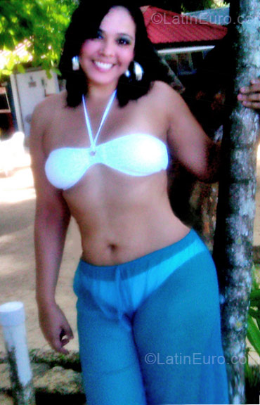 Date this passionate Dominican Republic girl Yanira from La Vega DO7891