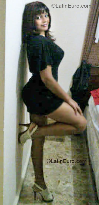 Date this fun Dominican Republic girl Rahdaiza from Santo Domingo DO7895