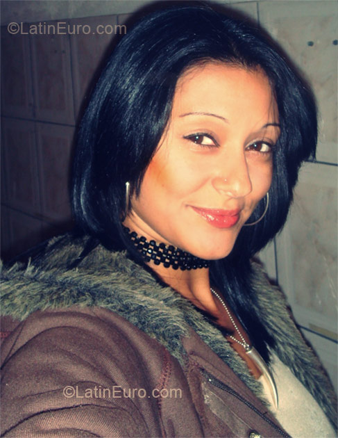 Date this sensual Brazil girl Beatriz from Rio De Janeiro BR5563